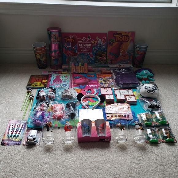 DreamWorks Toys and Crafts Bundle - Picture 2 of 13